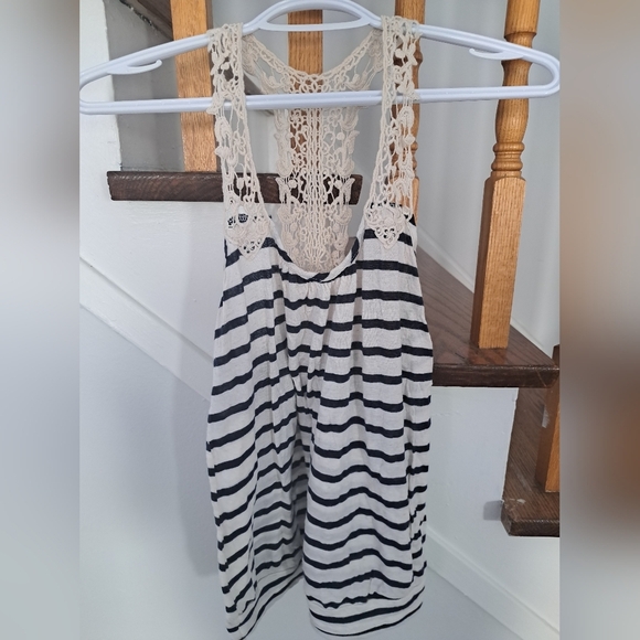 Poetry Tank - Picture 1 of 3